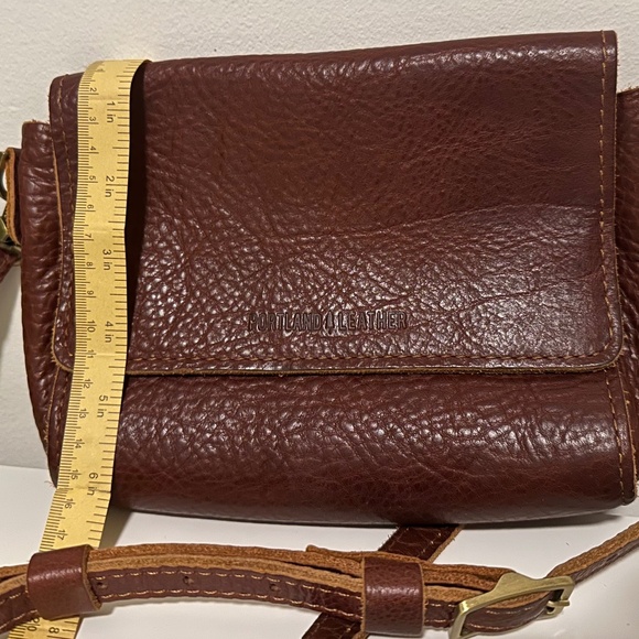 Portland Leather Metro Crossbody bag Mini, Nutmeg - Picture 8 of 9